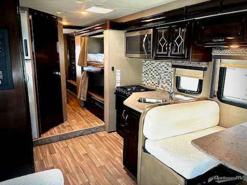 2017 Thor Quantum LF31 RV Photo 2