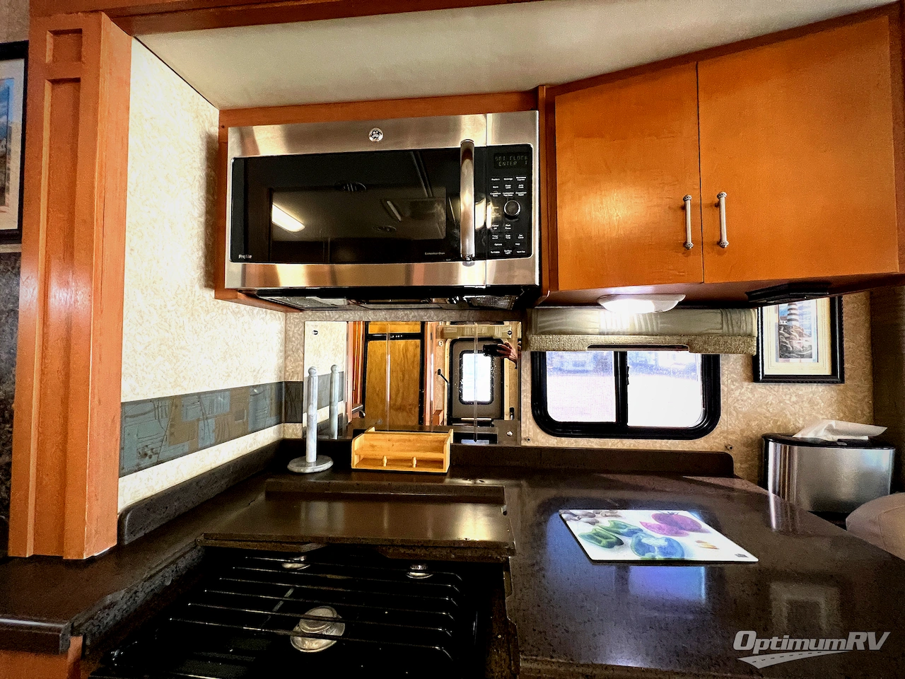 2009 Four Winds Magellan 36R Photo 12
