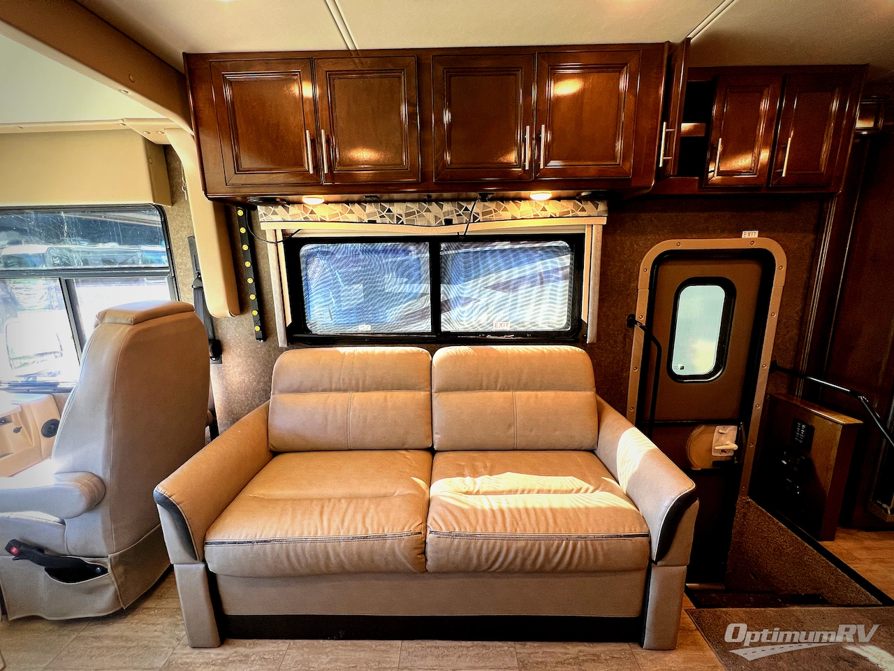 2020 Thor Challenger 37DS Photo 8