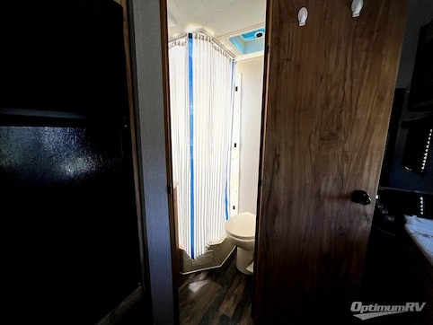 2019 Coachmen Freedom Express Ultra Lite 204RD RV Photo 4