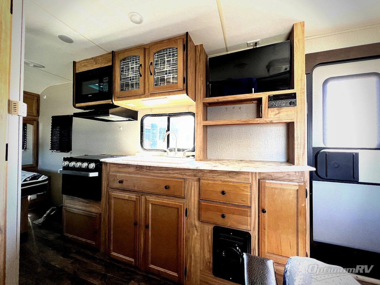 2019 Coachmen Freedom Express Ultra Lite 204RD Photo 7