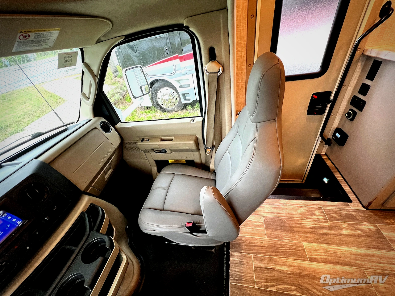 2024 Thor Four Winds 22E Photo 8