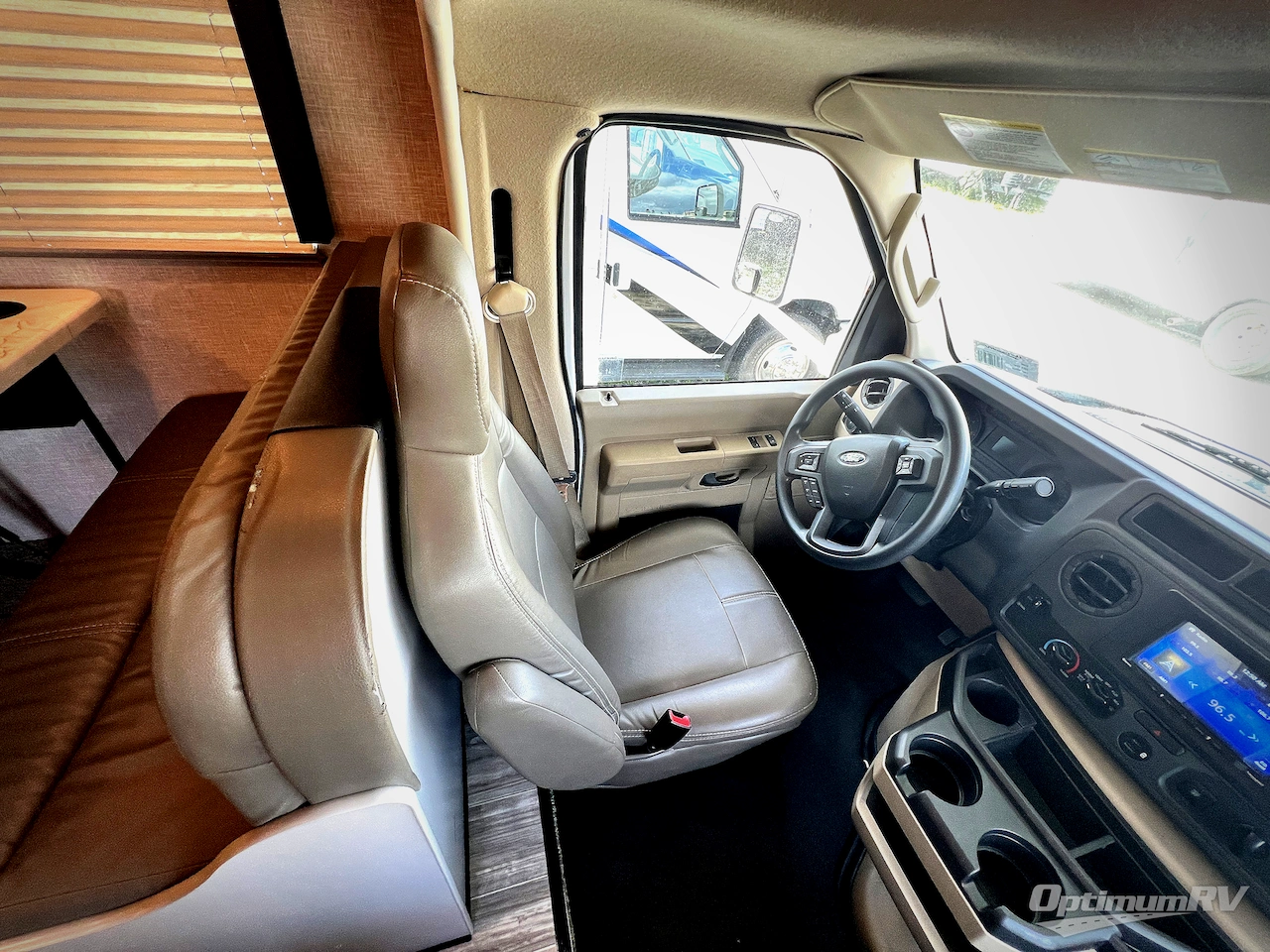 2024 Thor Four Winds 22E Photo 7