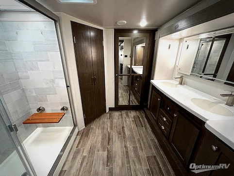 2022 Palomino Columbus C-Series 382FBC RV Photo 2