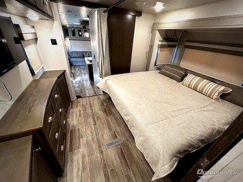 2022 Palomino Columbus C-Series 382FBC RV Photo 3