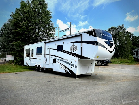 Used 2022 Redwood Redwood 4150RD Featured Photo