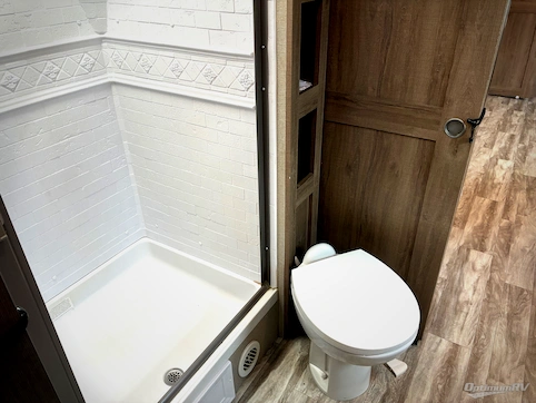 2022 Grand Design Imagine 2910BH RV Photo 4