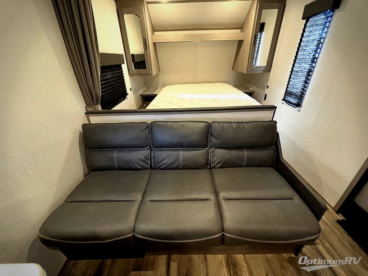 2023 Dutchmen Coleman Lantern LT Series 274BH Photo 7