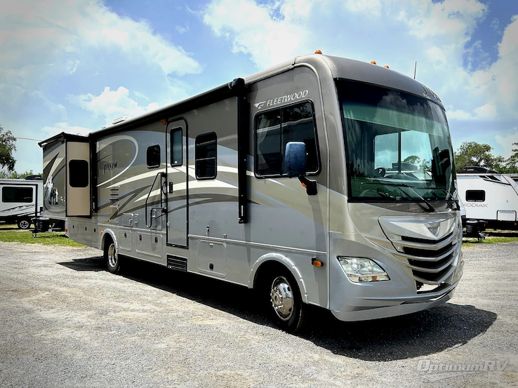 2014 Fleetwood Storm 32V RV Photo 1