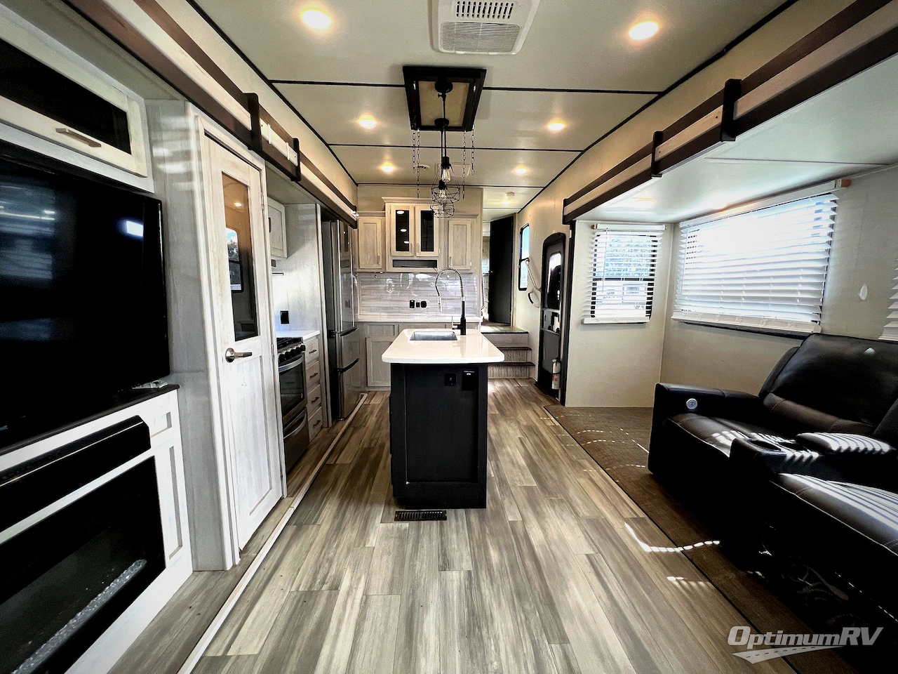 2021 Keystone Sprinter Limited 3160RLS Photo 5