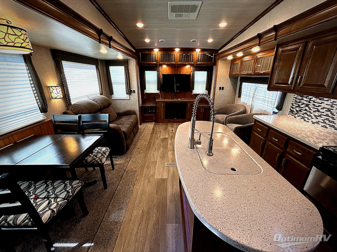 2017 Heartland Sundance 3280RES Photo 4