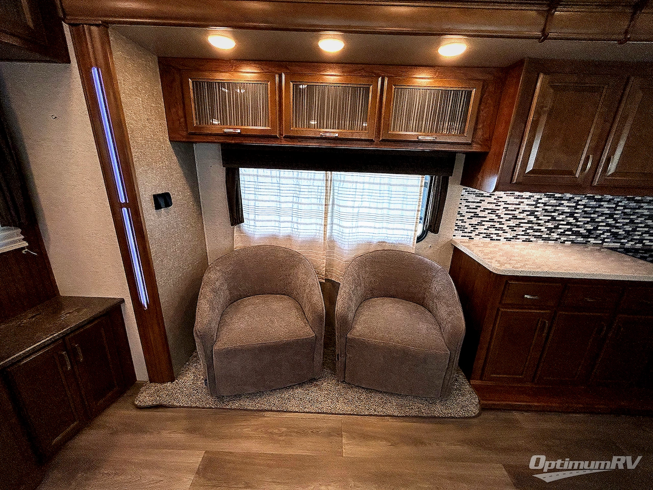 2017 Heartland Sundance 3280RES Photo 19