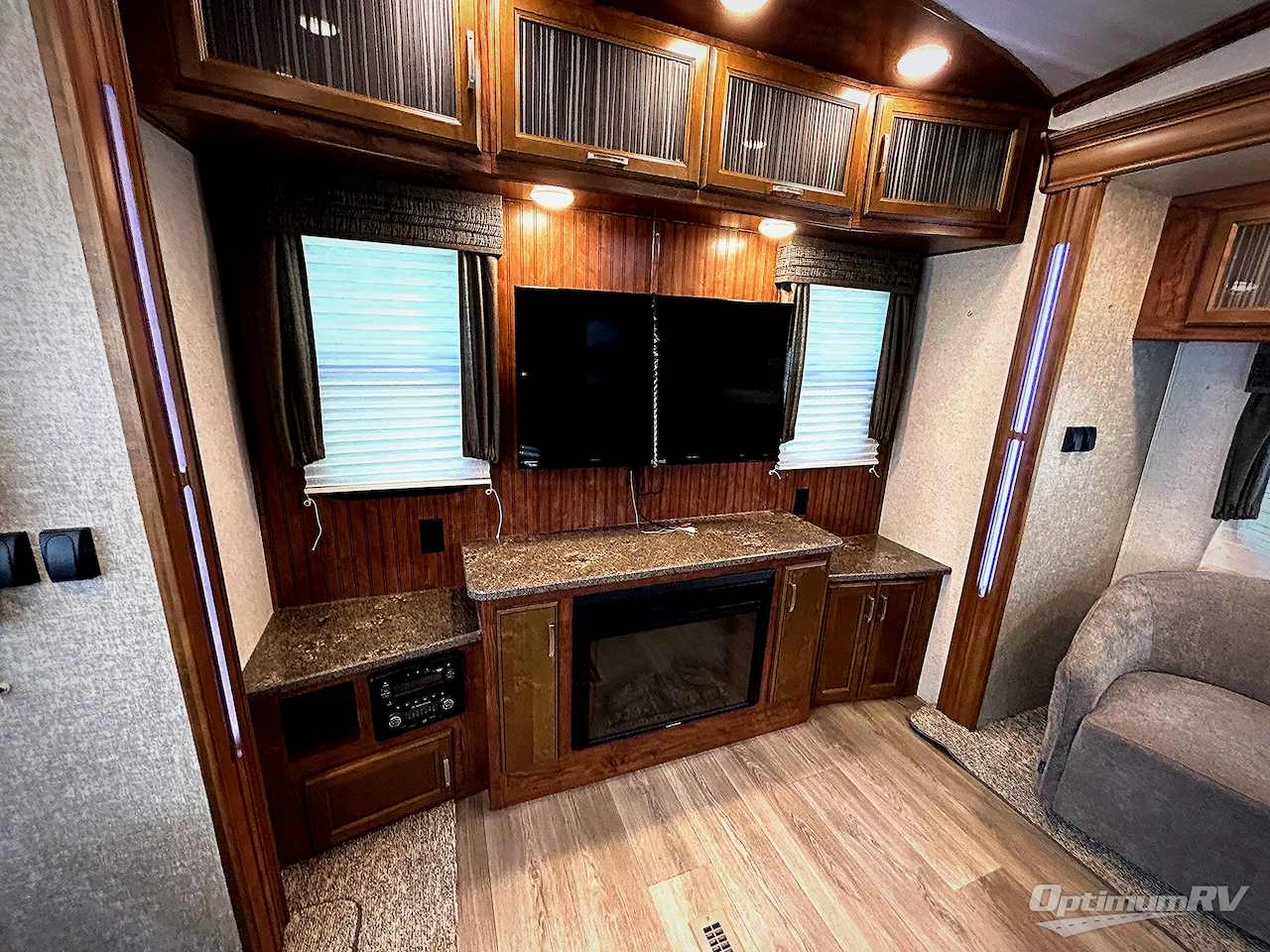 2017 Heartland Sundance 3280RES Photo 20