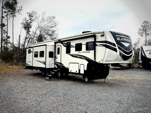Used 2022 Heartland ElkRidge 37DRB Featured Photo