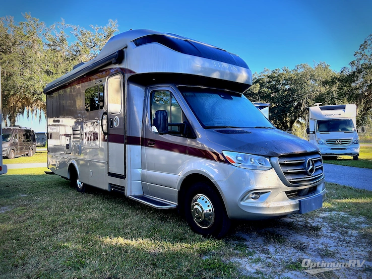 2020 Tiffin Wayfarer 25RW RV Photo 1