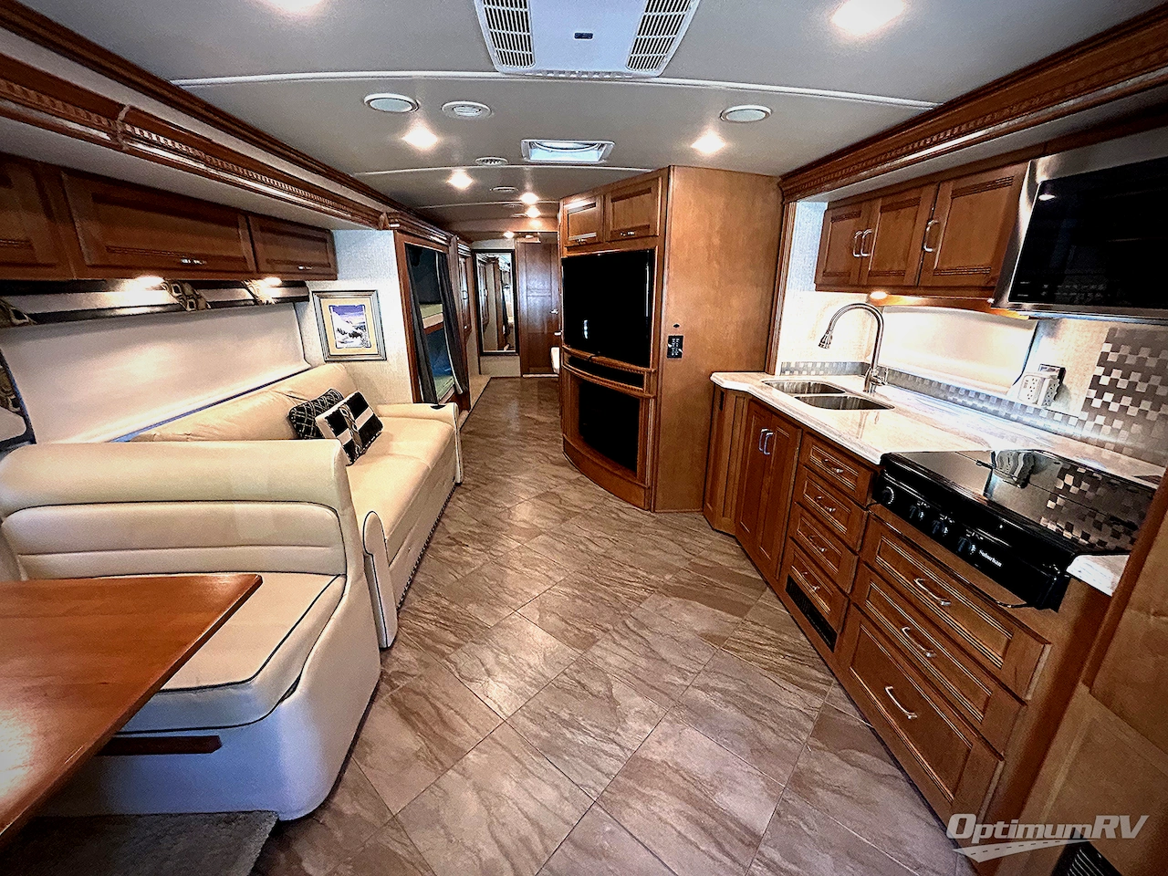 2017 Winnebago Forza 38W Photo 6