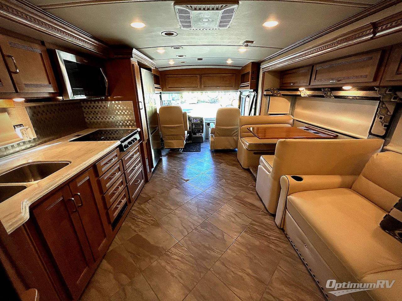 2017 Winnebago Forza 38W Photo 7