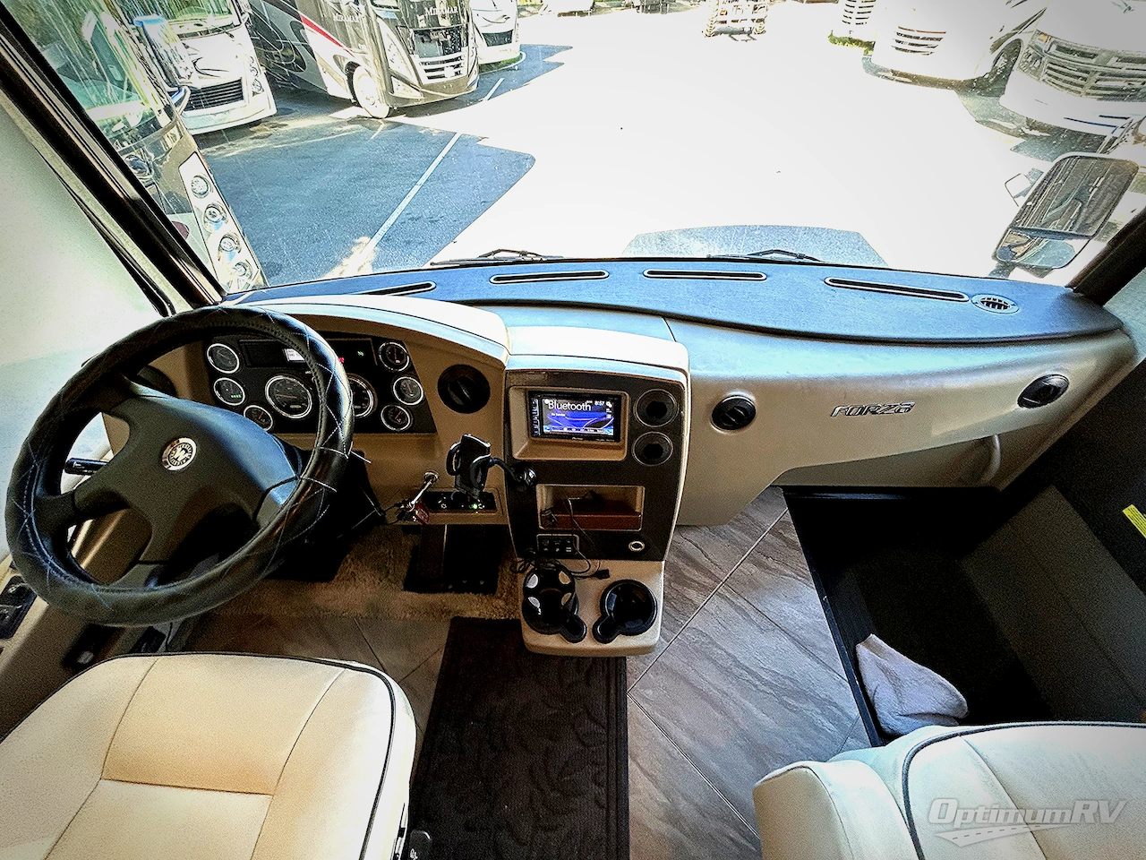 2017 Winnebago Forza 38W Photo 5