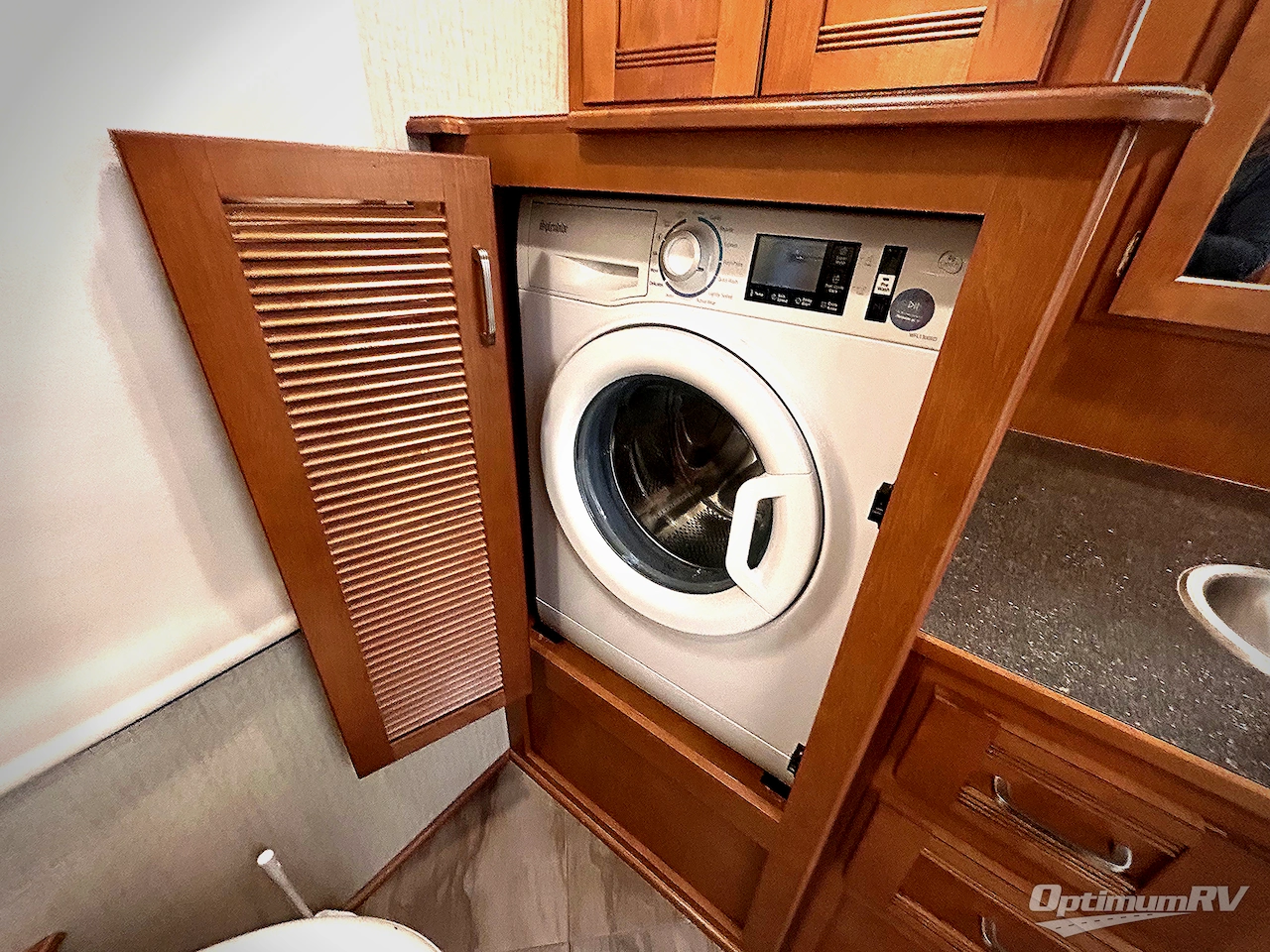 2017 Winnebago Forza 38W Photo 24