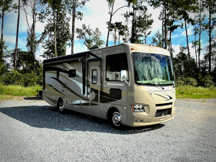 2014 Thor Windsport 27K RV Photo 1