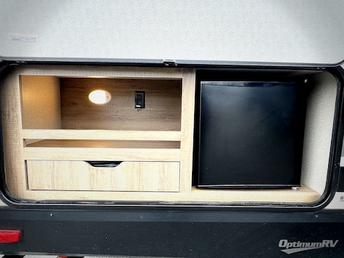 2022 Grand Design Imagine 2910BH RV Photo 4