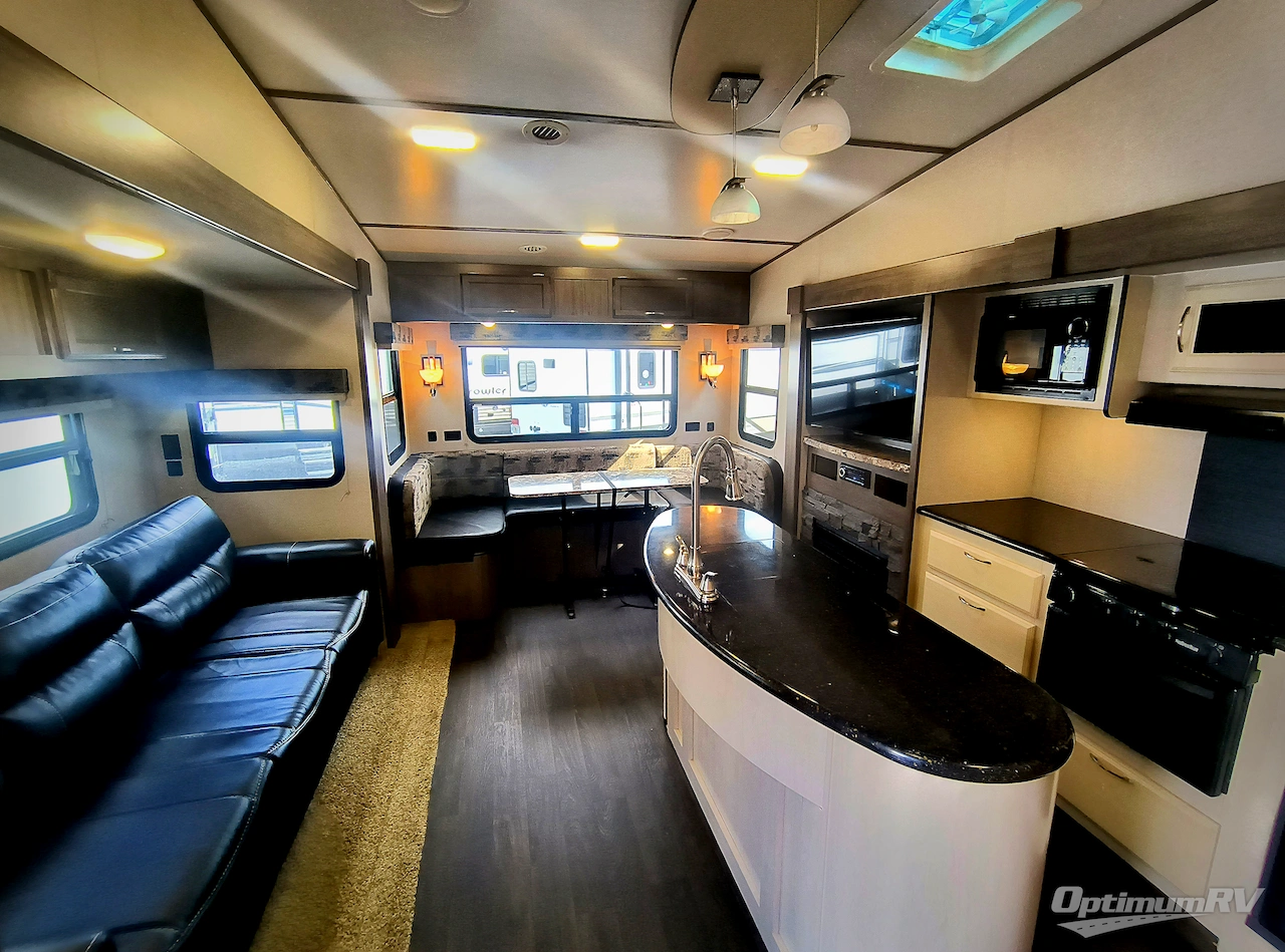 2019 Winnebago Towables Minnie Plus 27RLTS Photo 4