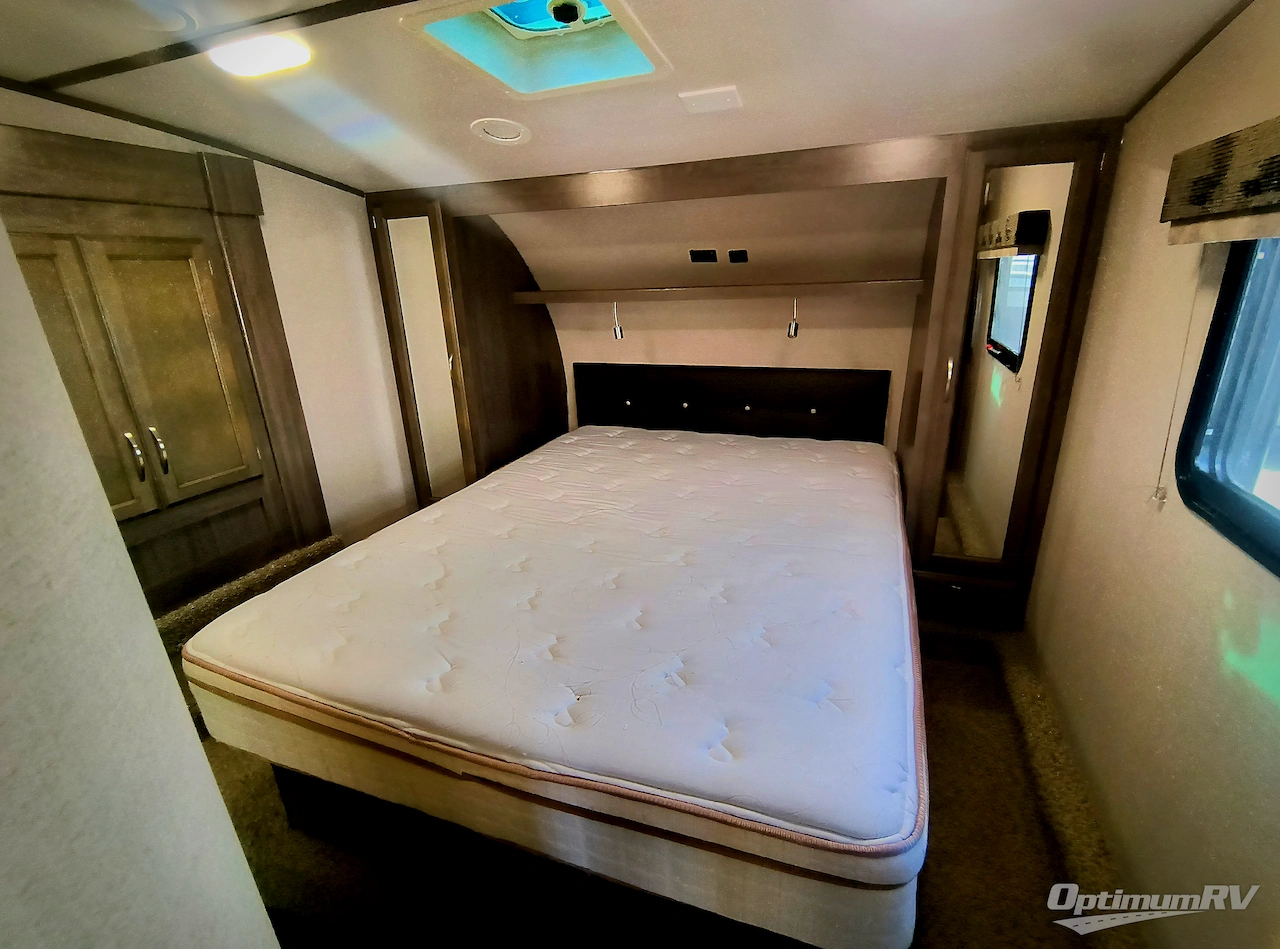 2019 Winnebago Towables Minnie Plus 27RLTS Photo 13