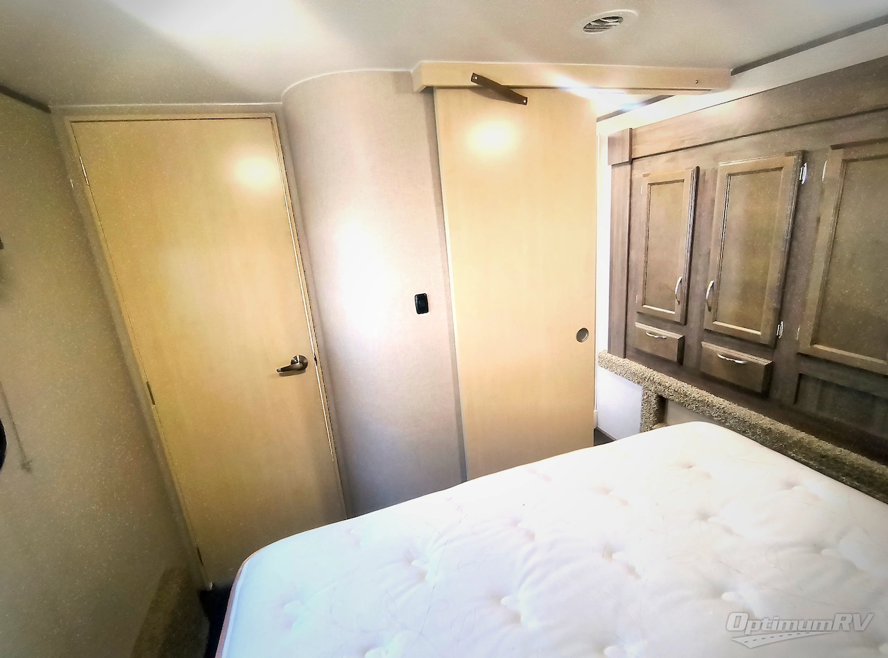 2019 Winnebago Towables Minnie Plus 27RLTS Photo 14