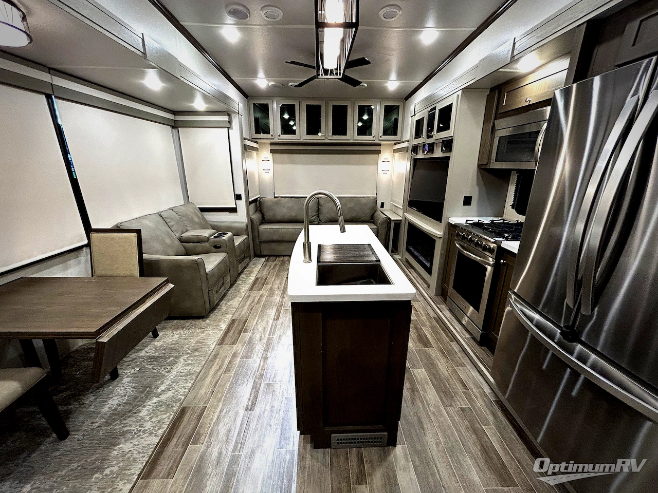 2022 Palomino Columbus 383FB Photo 4