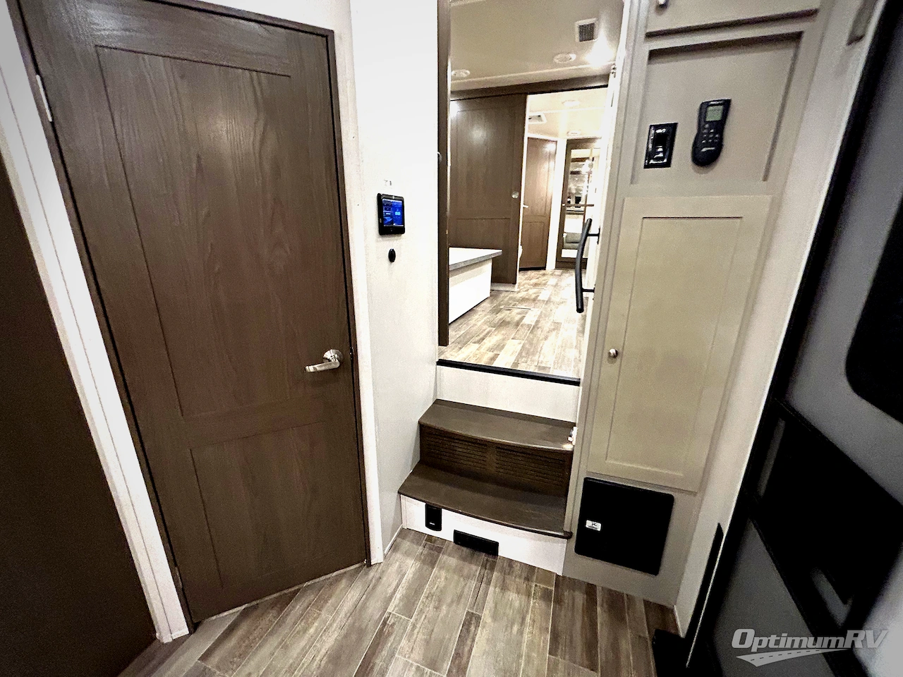 2022 Palomino Columbus 383FB Photo 7