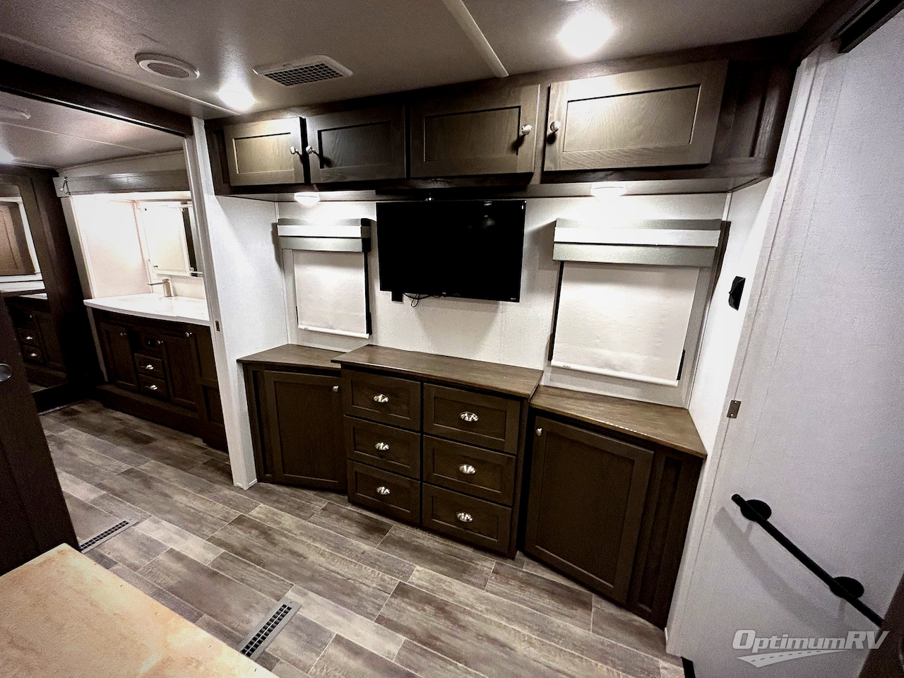 2022 Palomino Columbus 383FB Photo 16