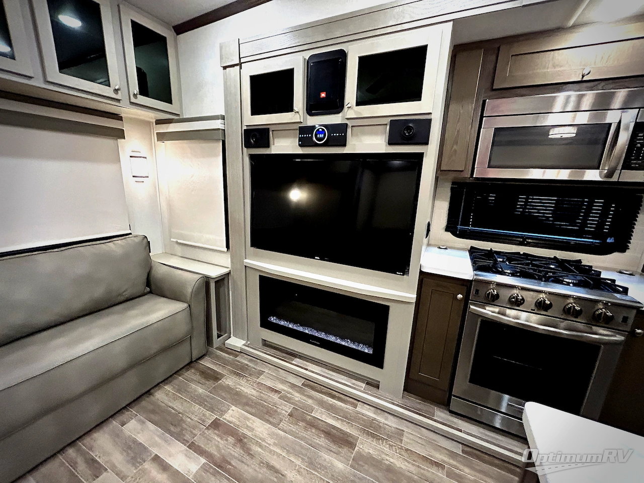 2022 Palomino Columbus 383FB Photo 22