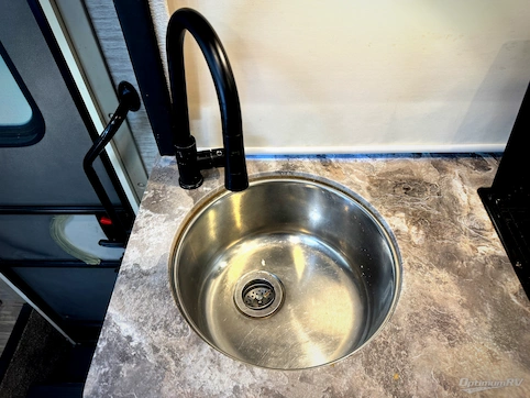 2021 Thor Axis 24.1 RV Photo 3