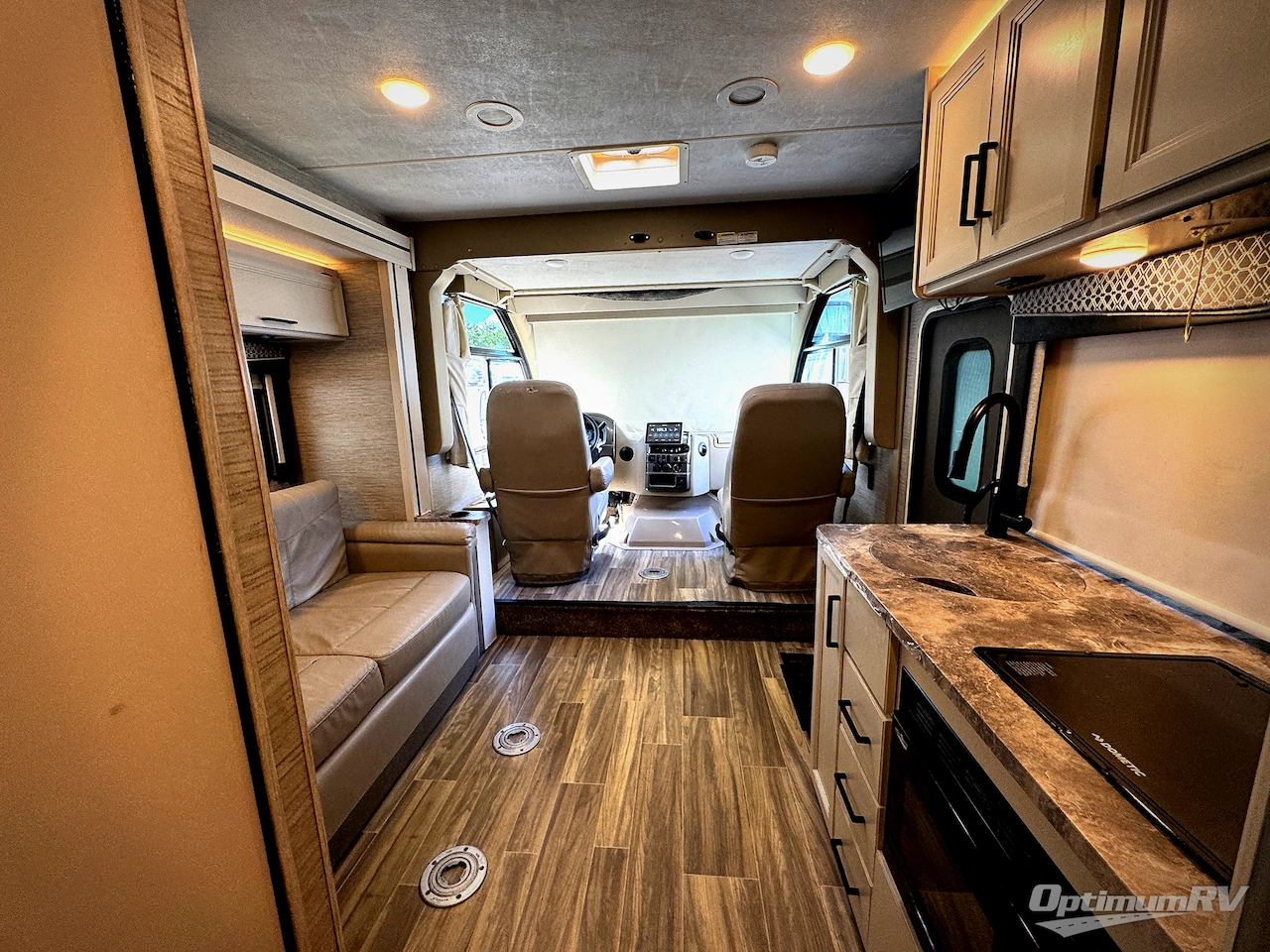 2021 Thor Axis 24.1 Photo 3