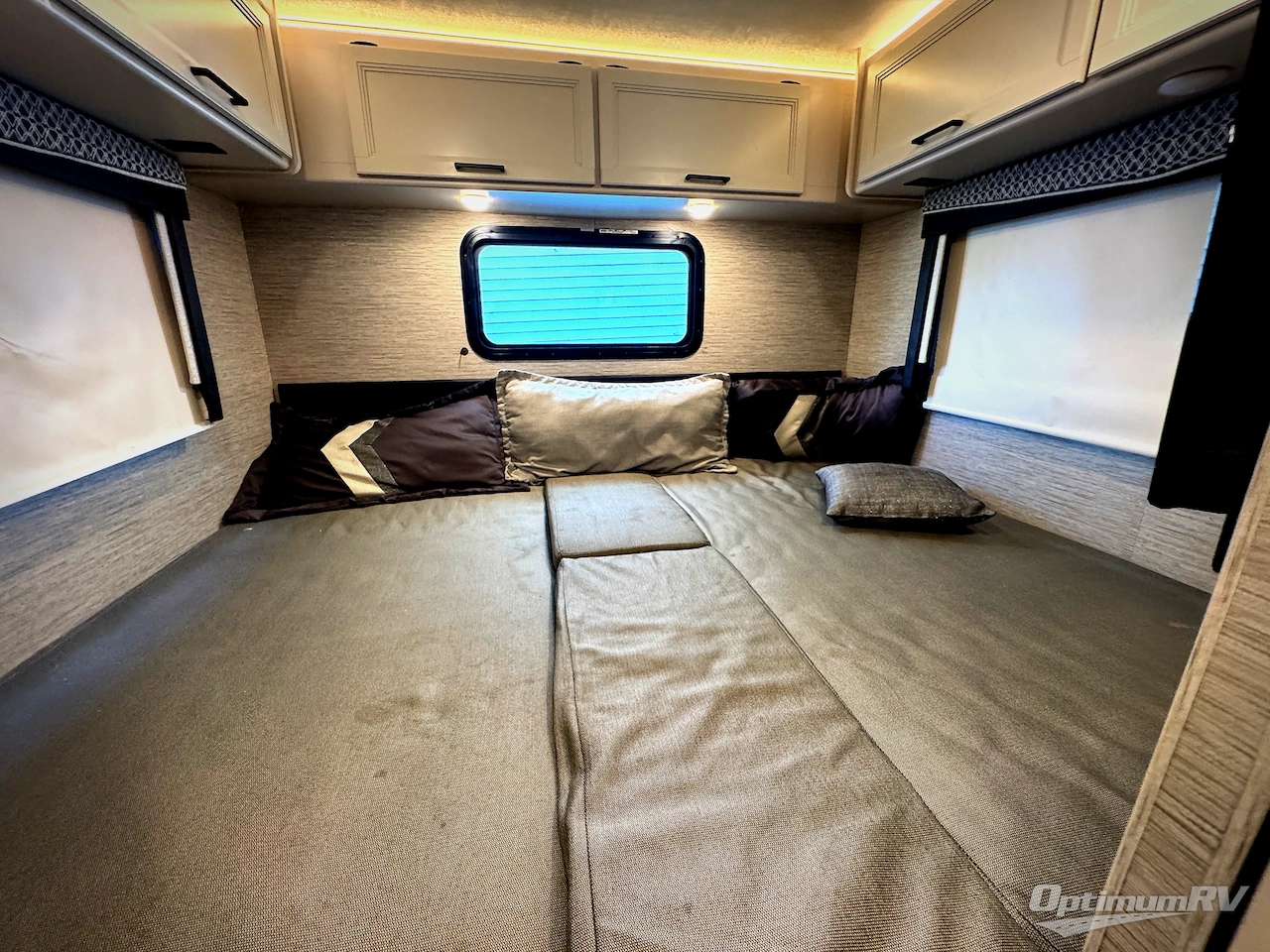 2021 Thor Axis 24.1 Photo 13