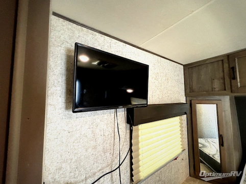 2020 Coachmen Apex Ultra-Lite 279RLSS RV Photo 3