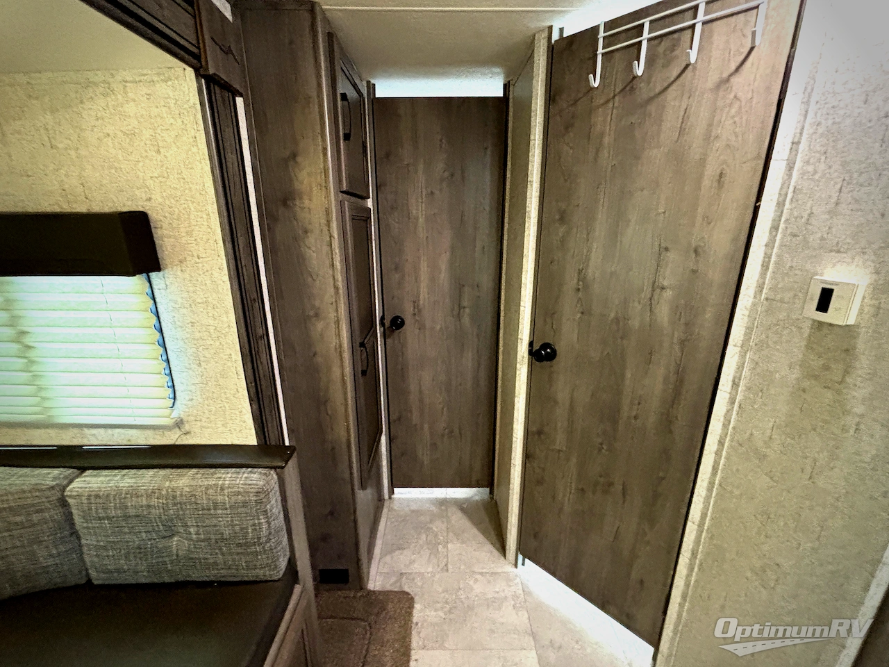2020 Coachmen Apex Ultra-Lite 279RLSS Photo 7