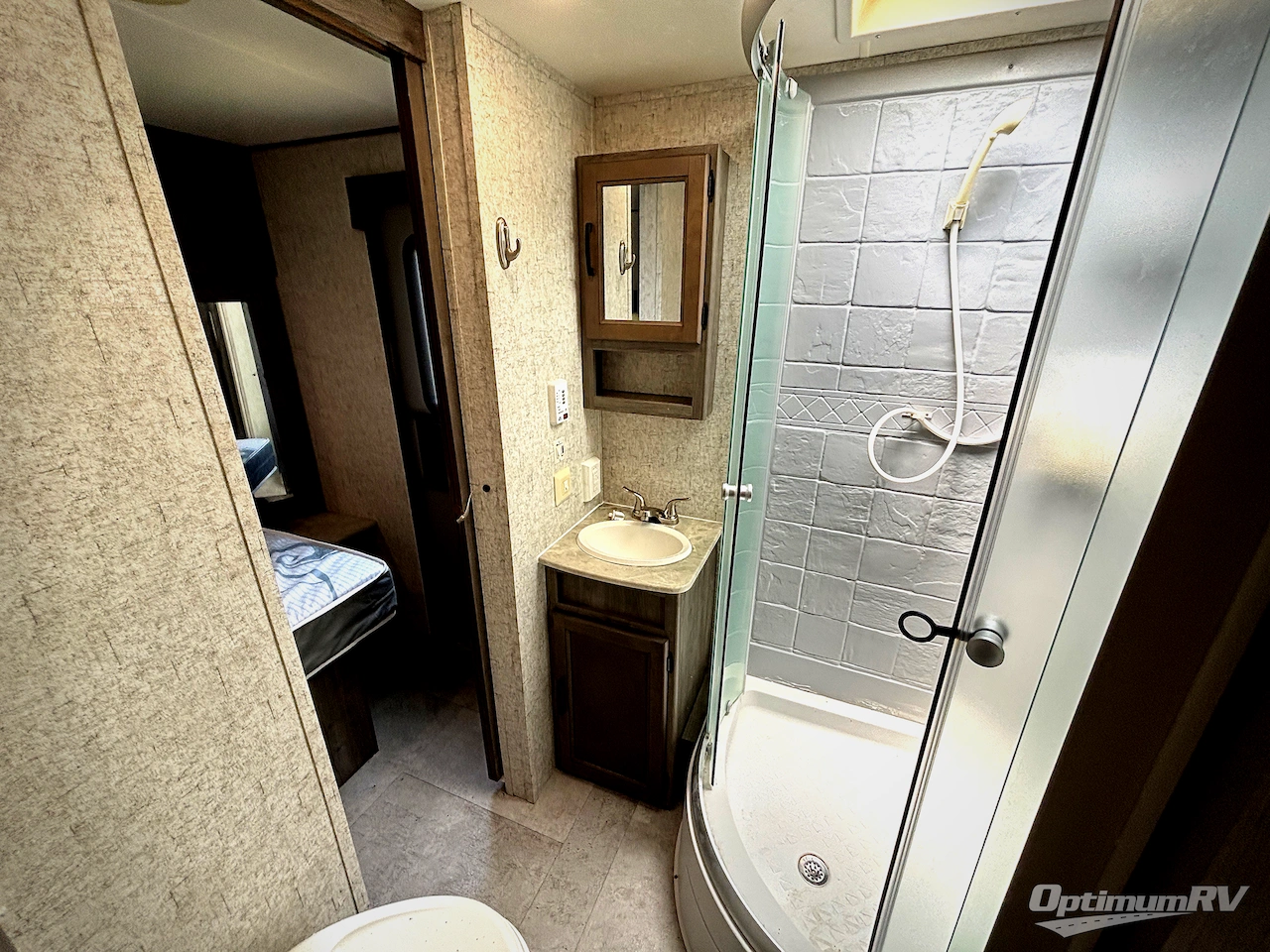 2020 Coachmen Apex Ultra-Lite 279RLSS Photo 10