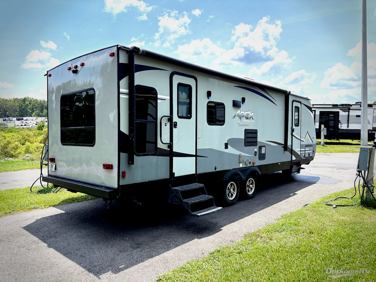 2020 Coachmen Apex Ultra-Lite 279RLSS Photo 2