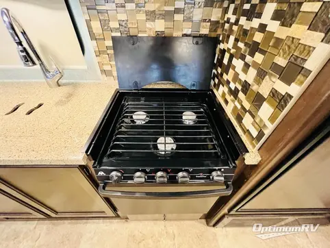 2018 Thor Windsport 31S RV Photo 2