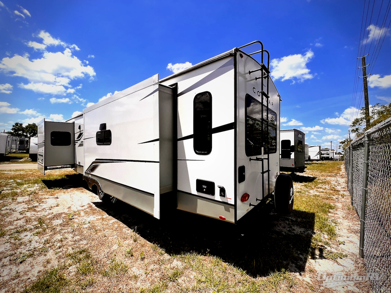 2024 Keystone Cougar Half-Ton 33RLI Photo 3
