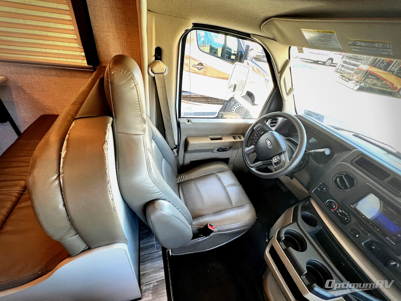 2024 Thor Four Winds 22E Photo 6