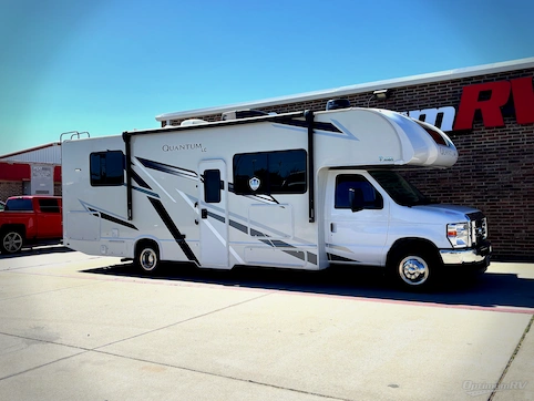Used 2024 Thor Quantum LC LC28 Featured Photo