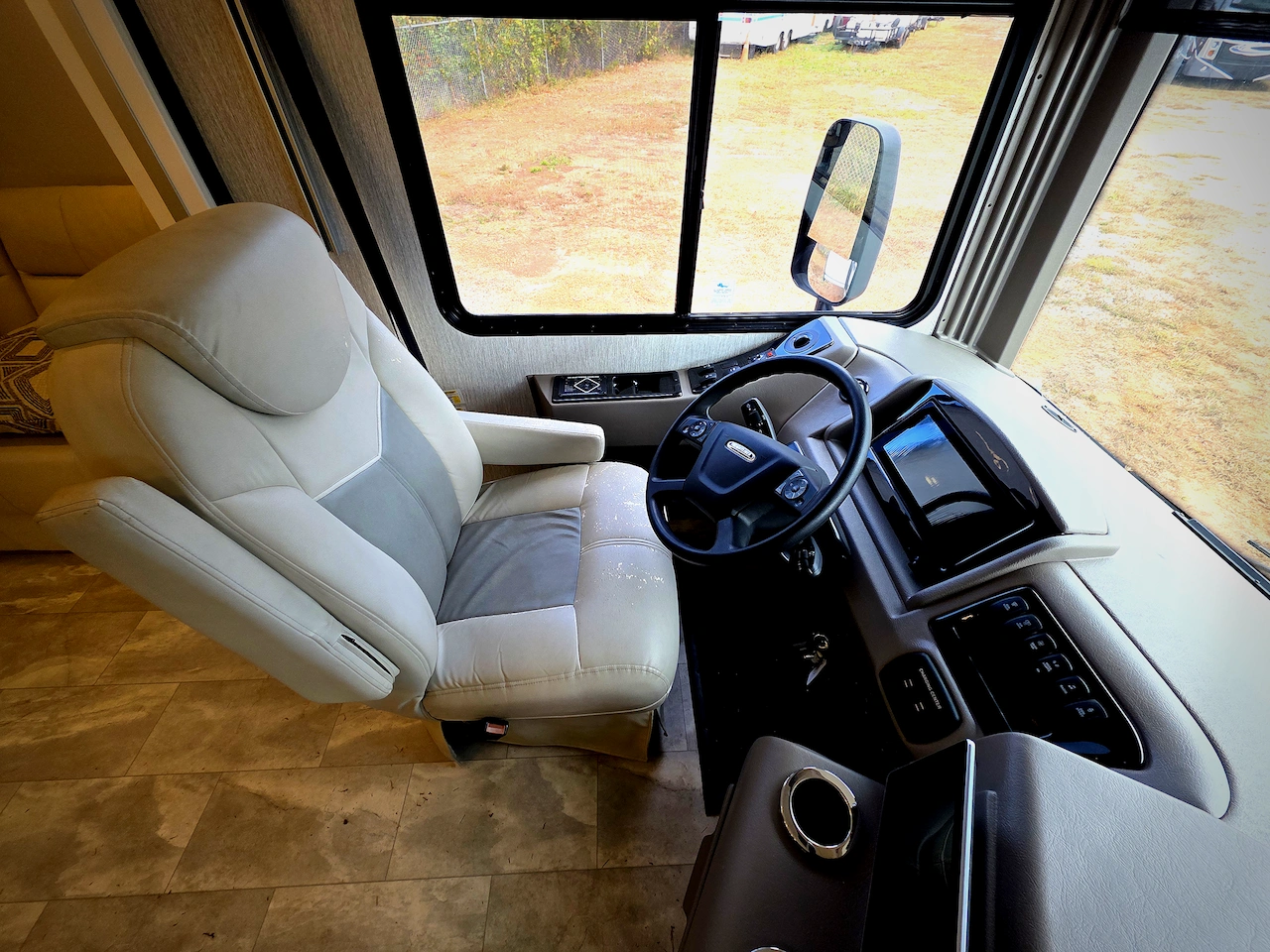 2021 Coachmen Sportscoach SRS 354QS Photo 7