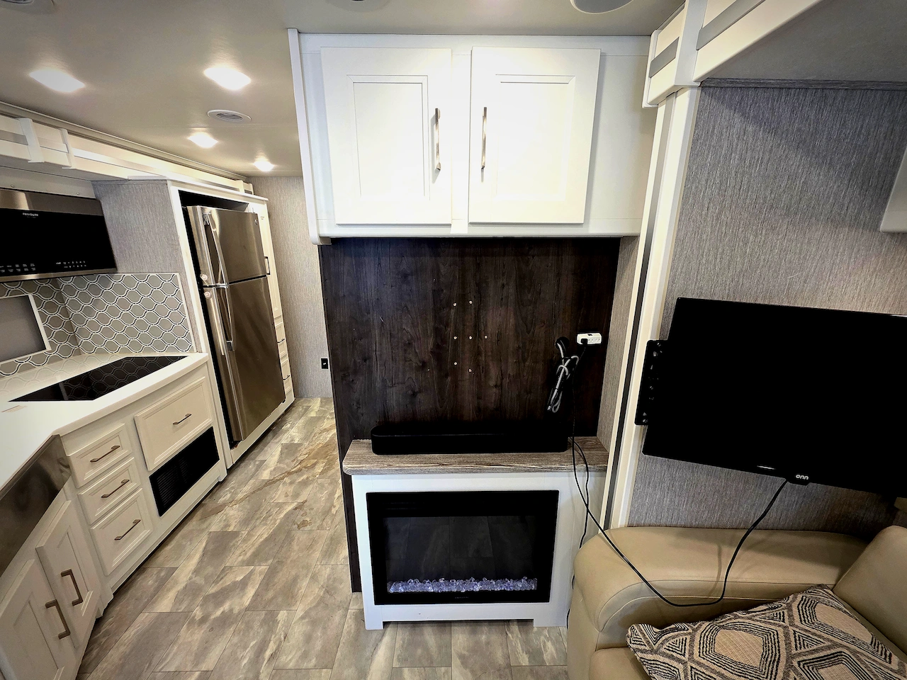 2021 Coachmen Sportscoach SRS 354QS Photo 11