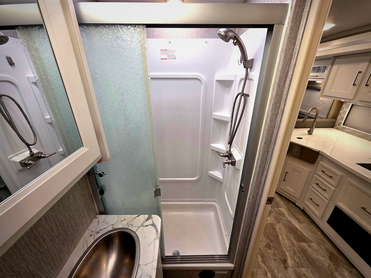 2021 Coachmen Sportscoach SRS 354QS Photo 16