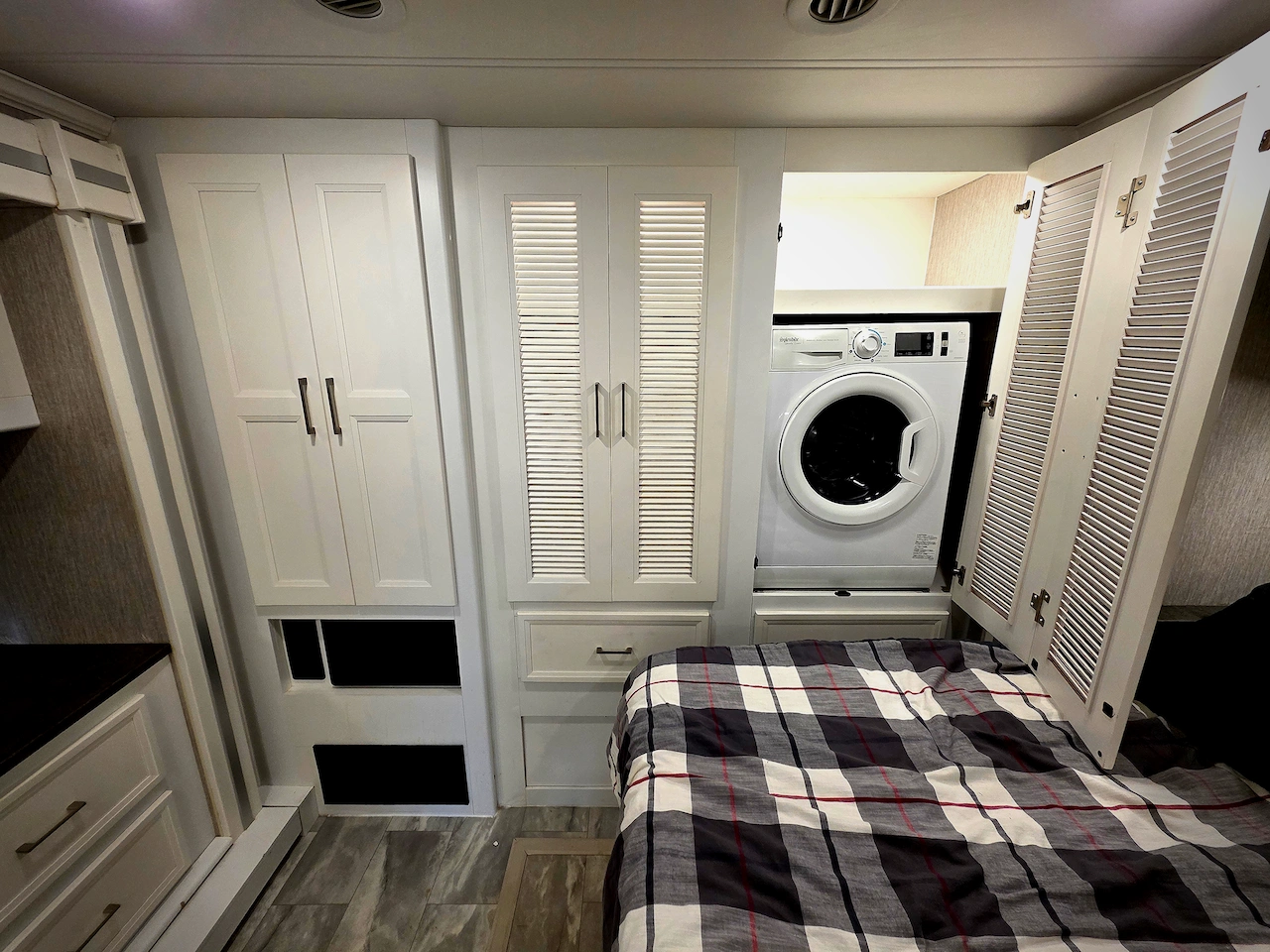2021 Coachmen Sportscoach SRS 354QS Photo 18