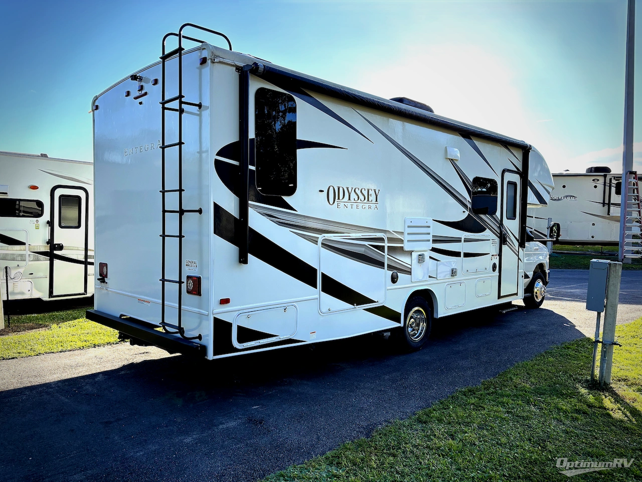 2022 Entegra Odyssey 26M Photo 2