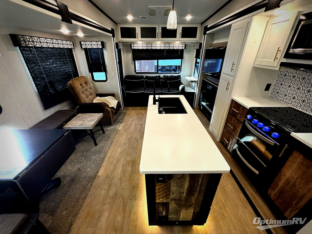 2021 Forest River Wildcat 336RLS Photo 4