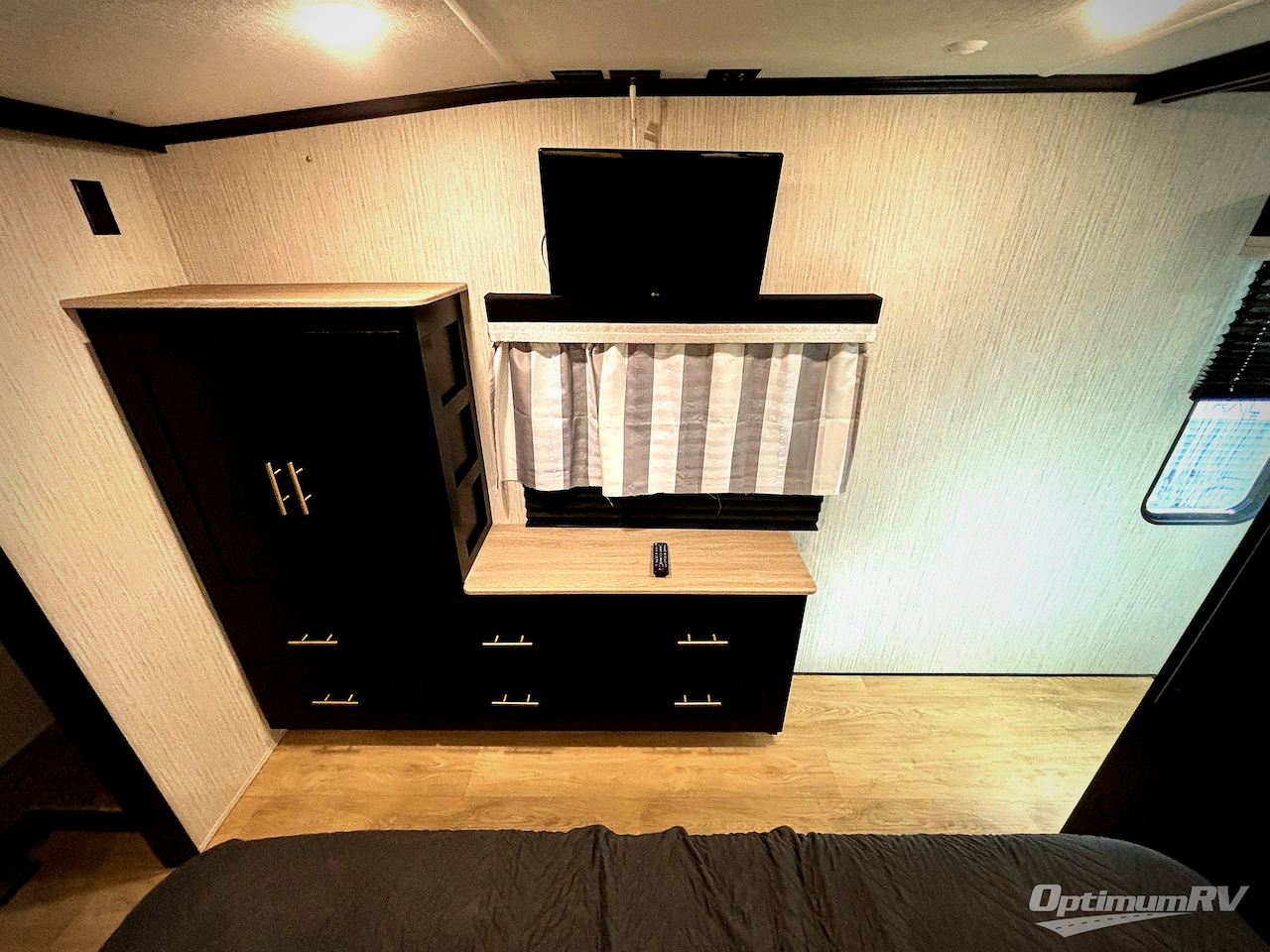 2021 Forest River Wildcat 336RLS Photo 13